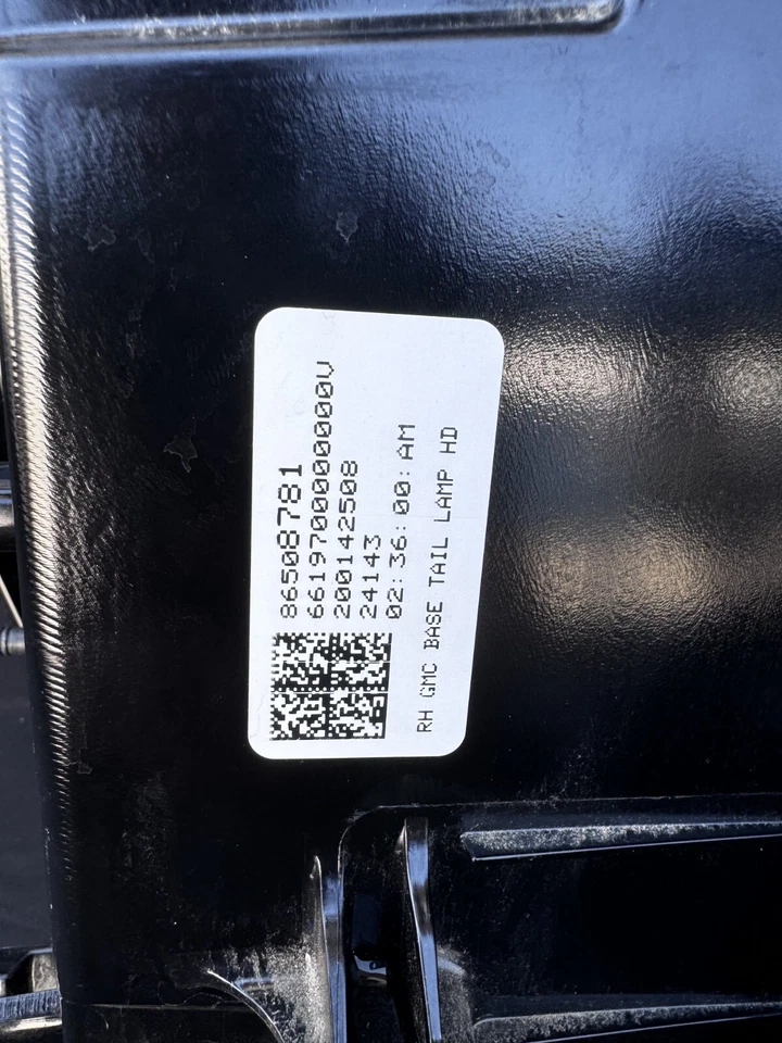 GMC Sierra 2500 3500 2020 2023 luz trasera halógena para pasajeros OEM Foto 3 de 3