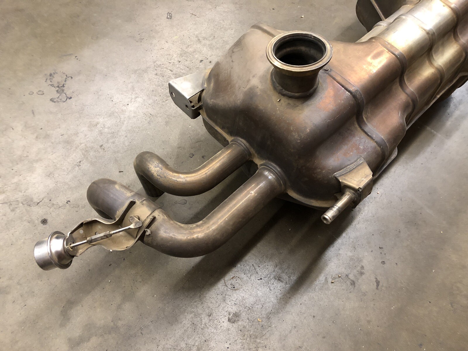 Lamborghini Gallardo LP-560 Exhaust Muffler OEM Free Local Pick Up