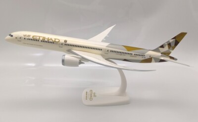 New! PPC 223564 Etihad Airways Boeing 787-10 Dreamliner (Golden livery)  1:200