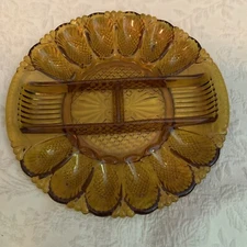 Vintage LE Smith Heritage Amber Glass Deviled Egg Tray (w/ Dividers)