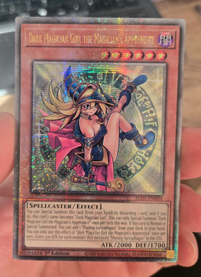 Yu-Gi-Oh! DUNKLES MAGIER MÄDCHEN DER MAGIERLEHRLING - ALIN-DE004 - QCR (EU)