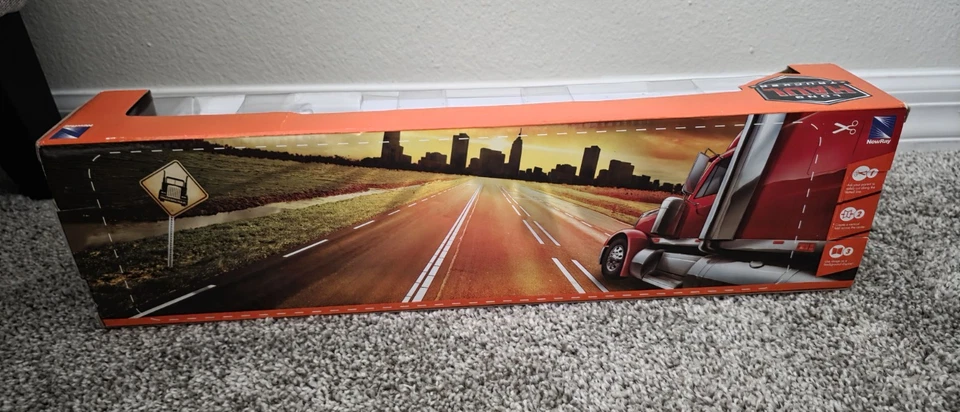 NewRay 1 Diecast Vehicles 43 Long Haul Trucker - Peterbilt Model 387 - Image 3 of 4