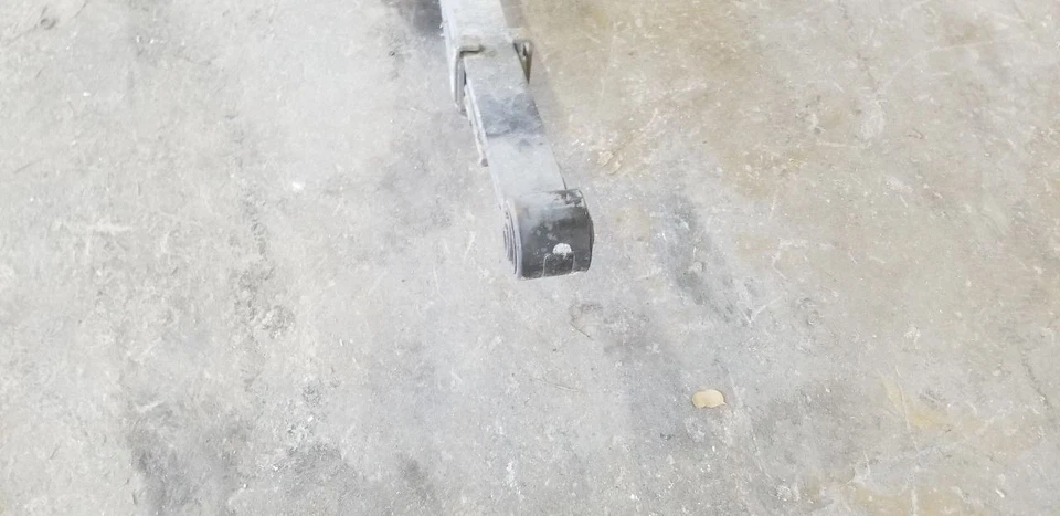 08 CHEVY SILVERADO 3500 SRW LEAF SPRING REAR RIGHT PASSENGER 9900 GVW Foto 4 de 4