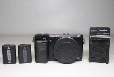 Sony Alpha NEX-7 Mirrorless Digital Camera Body Only With 2 Batteries & Charger