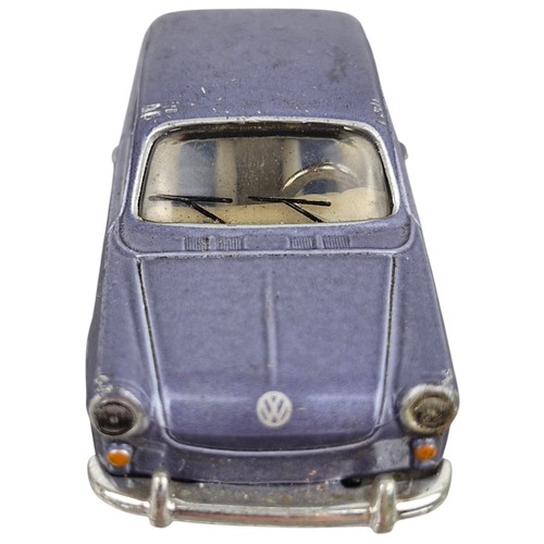 Maisto 1967 VW 1500 Volkswagen G Ridez Notchback Purple Sedan Car 1:64 Boot Open - Picture 2 of 12