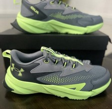 Under Armour Scramjet 6 boys' running shoe in gray and neon green. Size 6Y