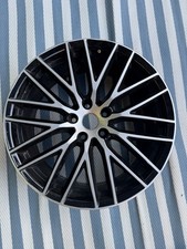 Seat Leon Cupra Sub 8 Alloy Wheel 19” *Cracked* *Will need repairing*