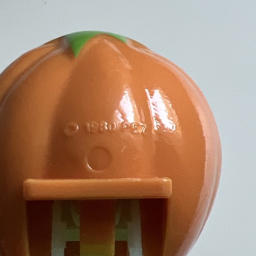 Vintage Halloween Pez Lot 1978 Daffy Duck 1980 Pumpkin Dragon Skull Yugoslavia - Picture 12 of 13