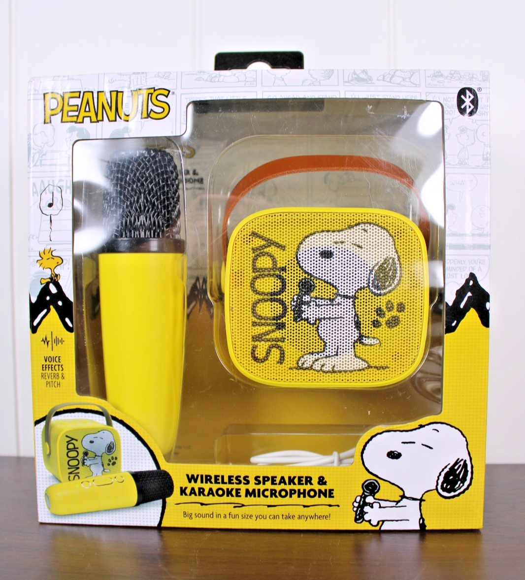 NEW Peanuts Snoopy Wireless Speaker & Karaoke Microphone Set