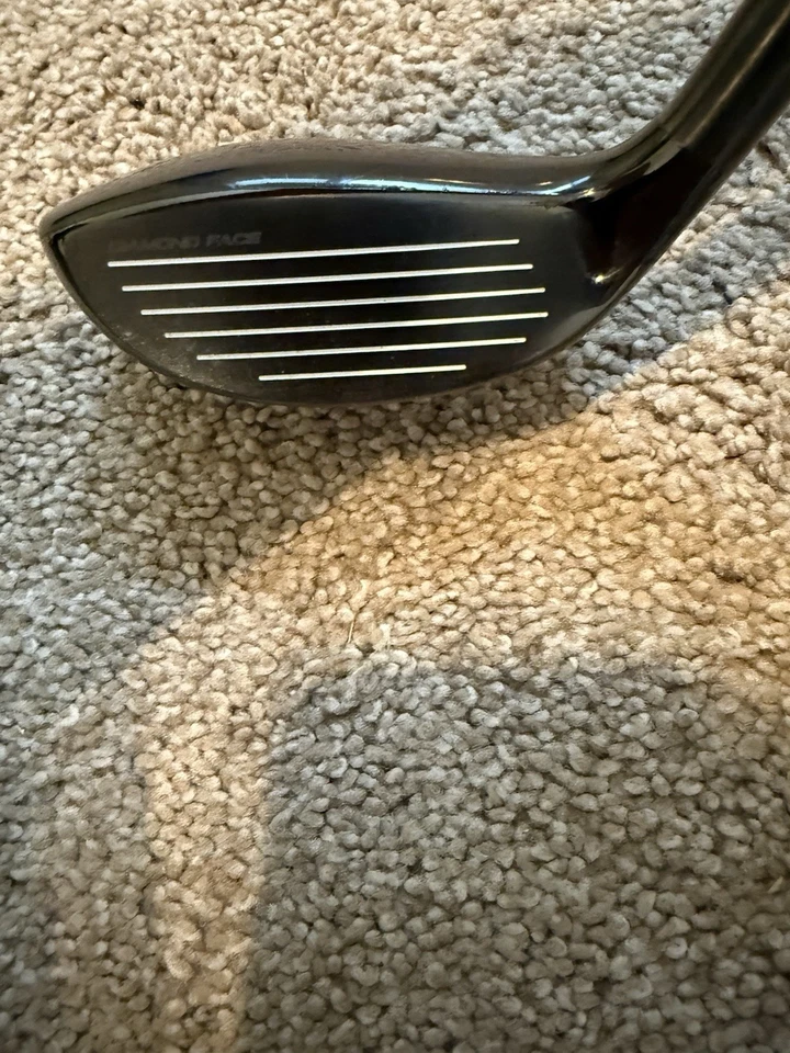 Used Tour Edge Exotics E722 22* 4 Hybrid KBS 70g Reg Flex Graphite w/Headcover - Image 4 of 4