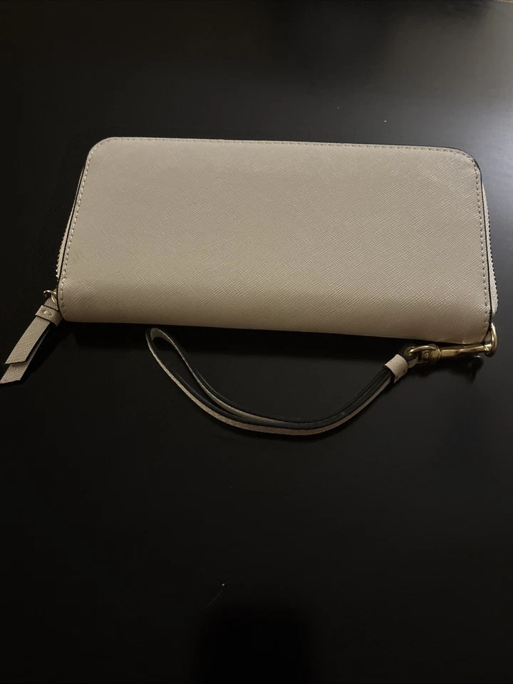 Carteira de pulso CALVIN KLEIN Cherab couro saffiano branco com zíper nova com etiquetas - Imagem 4 de 4