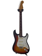 Fender Japan ST62-55 E-Gitarre Sunburst 644 mm Maßstab Hartschalenkoffer...