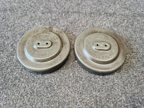 VW GOLF MK1 FRONTGRILL INNEN NEBELSCHEINWERFER STAUBKAPPE ABDECKUNG PAAR 9GH1...