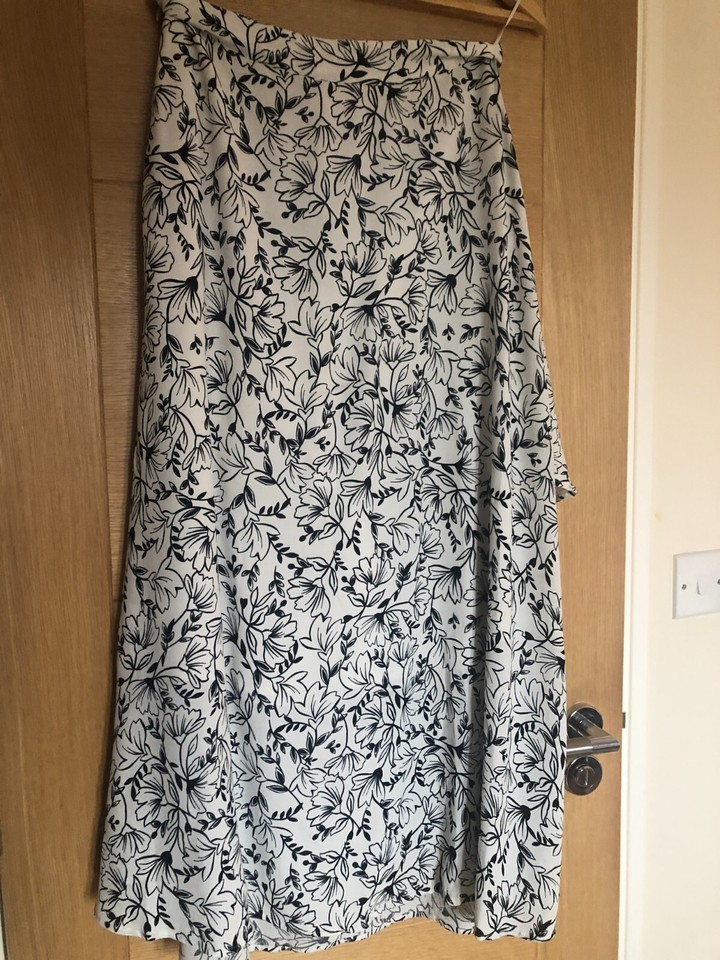 M&S Collection LayeredEffect Viscose PartLined Skirt Size 10 eBay