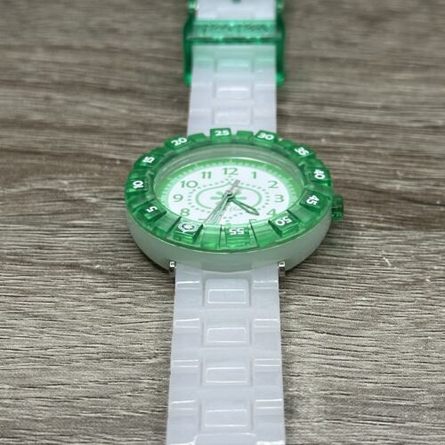 NUEVO✅ Reloj para niños Swatch Flik Flak VERDE SUMMER BREEZE blanco verde 36 mm ZFCSP013 - Imagen 9 de 14