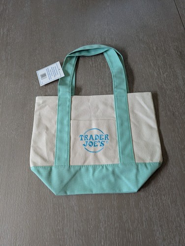 Bolso de Mano Trader Joe's Verde Pastel Mini Lona Nuevo con Etiquetas Edición Limitada 2025 - Imagen 2 de 4