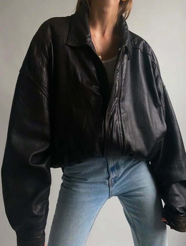 Damen 90er Jahre Mode Lederjacke Vintage Leder übergroß Bomberjacke Outfit - Bild 12 von 16