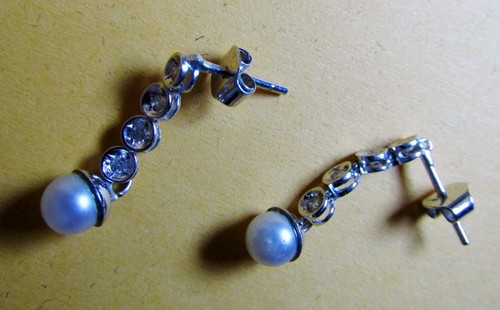 Pendientes de oro blanco con 8 diamantes y 2 perlas naturales - Imagen 13 de 15