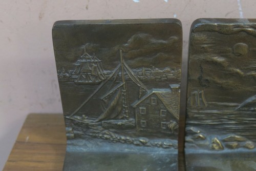 ANTIQUE BRADLEY HUBBARD CAST IRON NAUTICAL LIGHTHOUSE SEA SHIP BOAT BOOKENDS - Picture 3 of 8