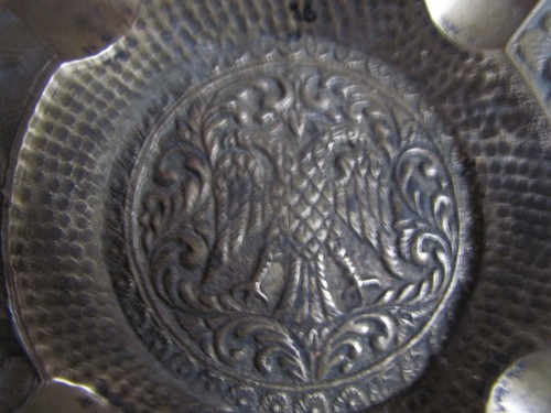 Vintage Ornate Heavy Hammered? Brass Ashtray 2 Headed Bird w/ Floral Design Rim - Picture 2 of 3