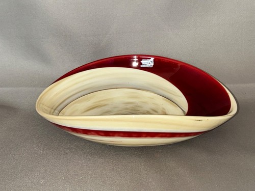 Murano glass Vetro Artistico ivory/red spiral folded bowl. Approx. 7 x 5 1/4” - Picture 6 of 8