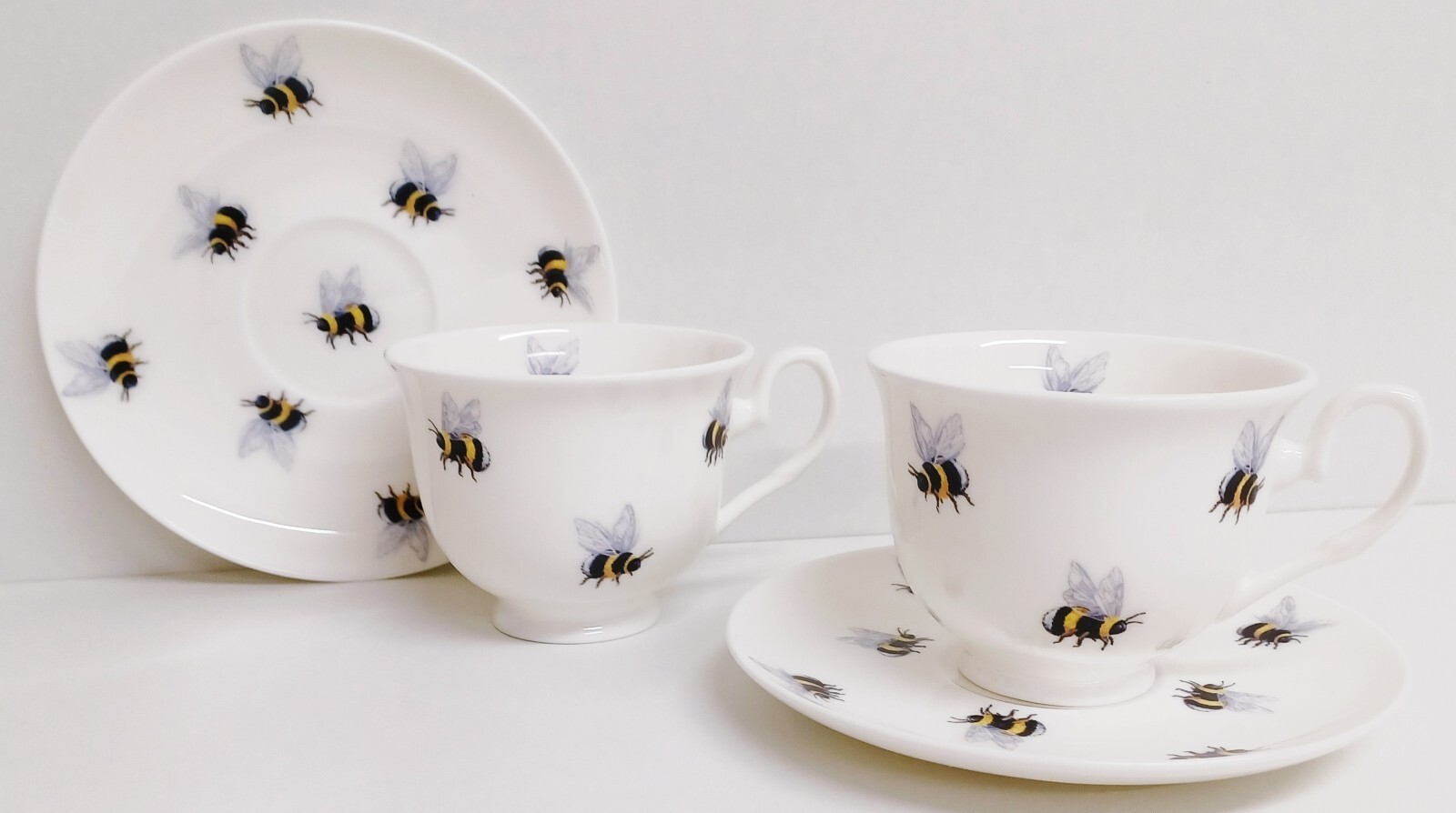 Bees Tea Cups & Saucers Fine Bone China Bumblebee 2 Cups 2 Saucers Decorate UK