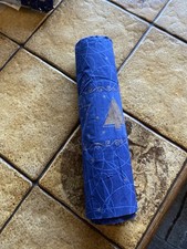Tischläufer, Blau-Gold-Gemustert, Nicht Mehr Ganz Vollständig