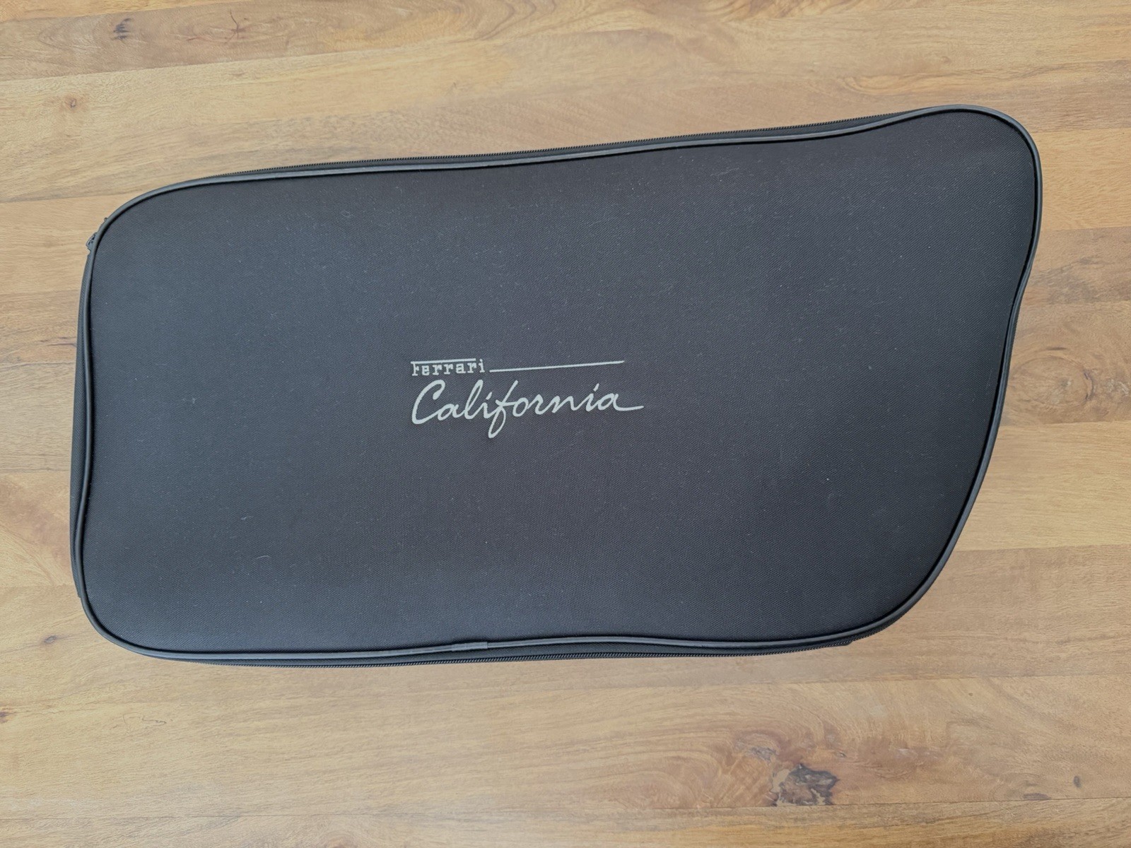 FERRARI CALIFORNIA 2009-14 OEM AIR WIND STOP DEFLECTOR WINDSCREEN Part #84743800
