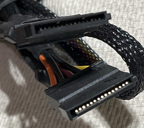 6pin to 3x SATA Power Cable - Picture 2 of 3