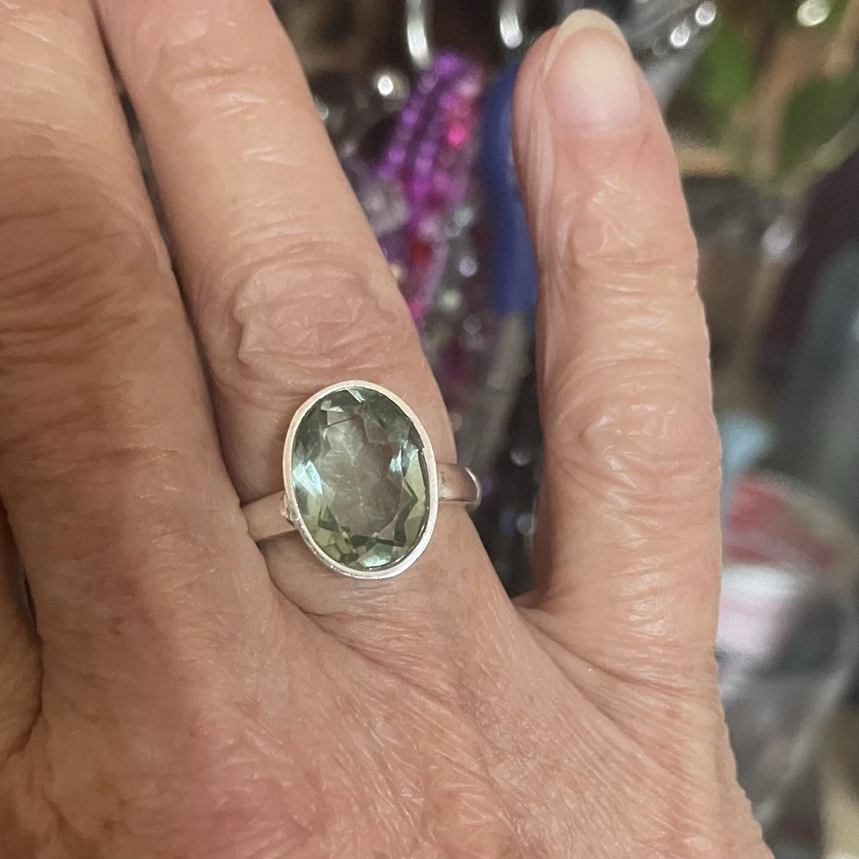 Ring 925 Silber mit einem fascetierten Peridot in Gr. 57 neuwertig - Bild 2 von 4