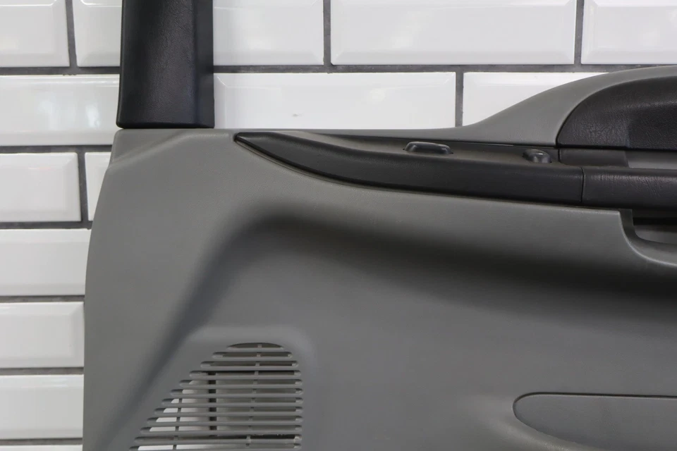 05-07 Ford F250 Super Duty Right Front Interior Door Panel (Medium Flint 3E) - Image 3 of 4