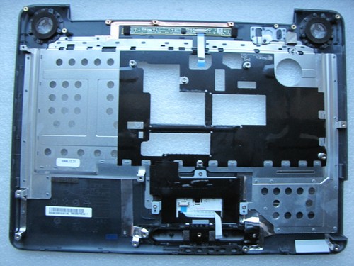 Toshiba Satellite A300 (-201) palmrest with touchpad (P/N: B0249102S) - Picture 2 of 2