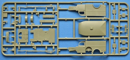 ACE 72596 1:72 WC-9/18/27 1/2 ton 4x4 Ambulance truck - Picture 5 of 8