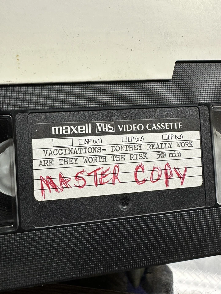 MASTER COPY VACCINATIONS ARE THEY REALLY WORTH THE RISK? DISEASE VIRUS RARE - Image 3 of 4