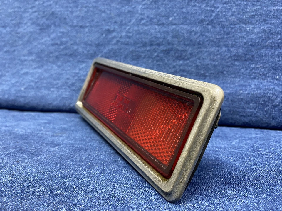 1973-1976 Buick Century правый задний 1/4 панель крыла боковой габаритный фонарь 59674391 - Изображение 2 из 4