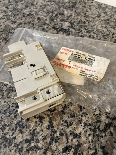 New Genuine Toyota Matrix Corolla & Scion tC xB Fusible Block Link 82620-12280 - Picture 6 of 6
