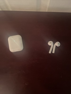 Apple AirPods 1st Generation with wireless charging case