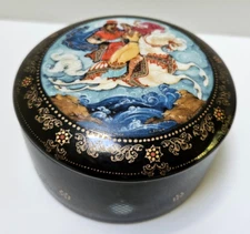 Kholuy Russian 1990 Mini Porcelain Jewelry/Music Box "Princess & Elisey"~Works!