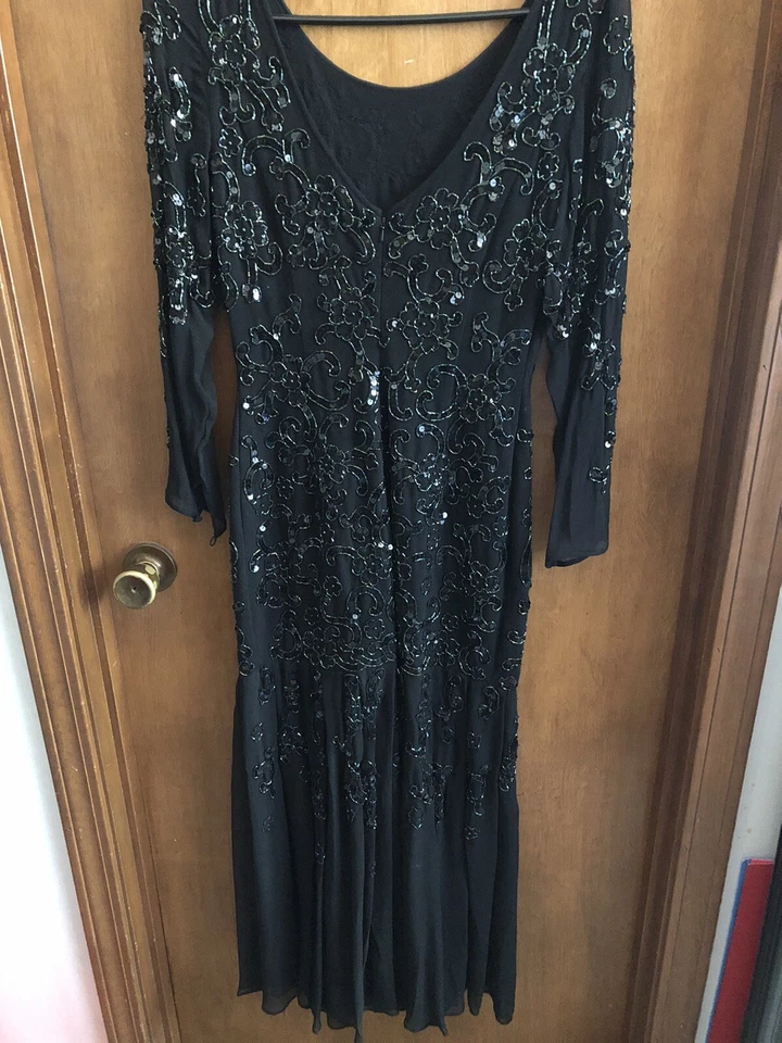 Vestido Vintage Carmen Marc Valvo Lentejuelas Negro Talla Pequeña Con Mangas Transparentes Foto 2 de 4