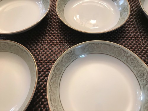 Yamaka Renaissance Gold Rim Serving Desert Bowls Set of 9, 2659R - Picture 2 of 3