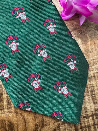 Brooks Brothers Christmas Santa Tie Green w/ Parachute Santa Xmas - Picture 4 of 7