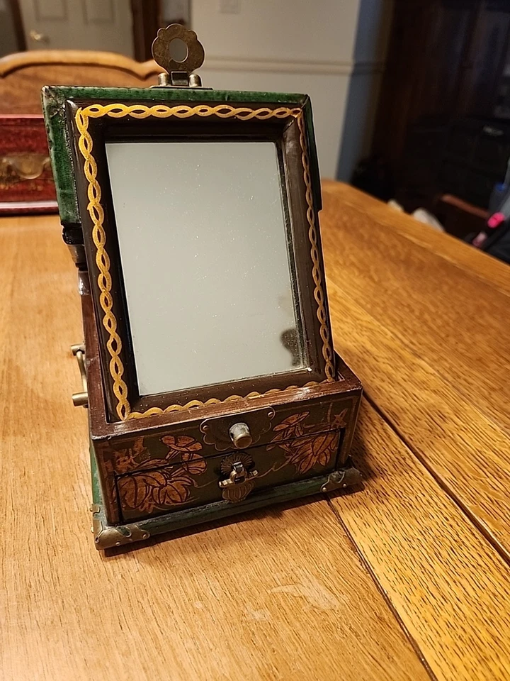 Antiguo joyero chino decoupage verde con espejo Foto 3 de 4