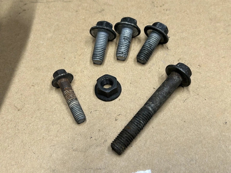 87-93 Chevrolet S-10 Blazer GMC Jimmy 2.8L Soporte de bomba de dirección asistida 14092956 Foto 4 de 4