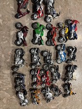 Maisto Motorcycles 1:18 Scale Diecast Model Motorcycle Set of  22 Plus 1