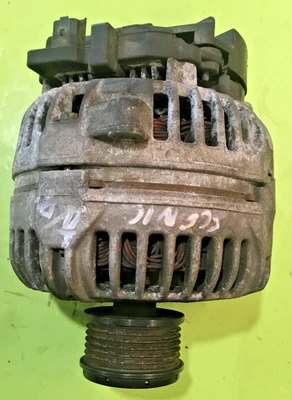 Alternateur / RENAULT SCENIC 2 / 1.5 DCI / 150 A / 0124525082 / 8200390667 - Photo 1/4