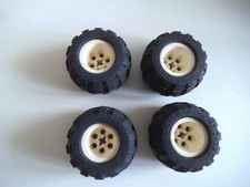 LEGO Technic : lot 4 Roues   Pneus et jantes  43.2 x 28 S