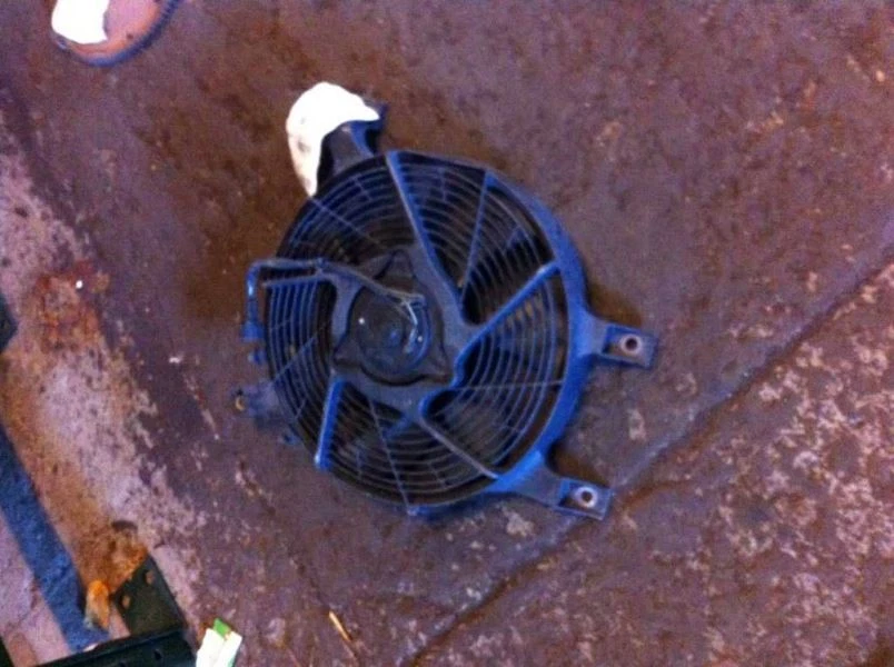 Nissan Frontier 2001 ventilador radiador motor ventilador conjunto condensador 6 cilindros Foto 2 de 4
