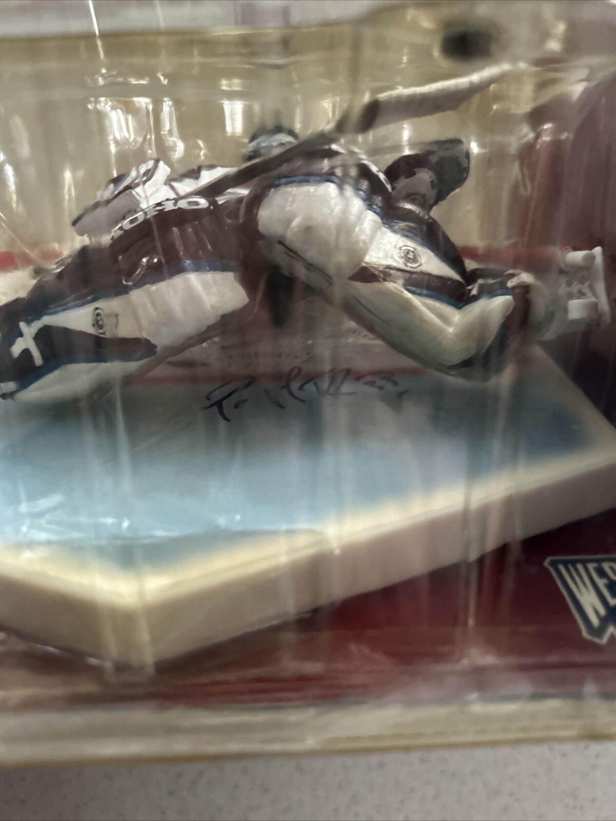 Mcfarlane NHL Patrick Roy Colorado Avalanche Signed Autographed Figure In Box 