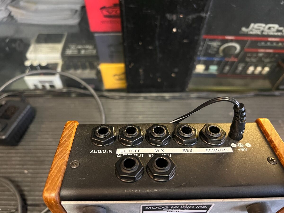 Moog Moogerfooger MF-101 Analog Lowpass Low Pass Filter Moog Moogerfooger MF-101 Analog Lowpass Low Pass Filter