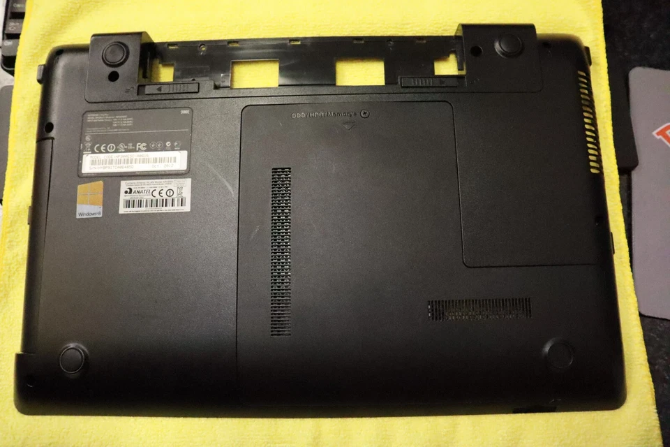 Laptop Bottom Base Case Chassis Keyboard Frame Samsung NP355E5C-A01US w/ CD - Image 2 of 3